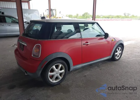 2007 Mini Cooper из США, поврежденный, VIN WMWMF33567TU61198